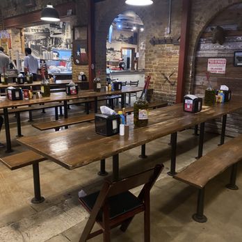 Cooper's Old Time Pit Bar-B-Que restaurant in Austin, United States
