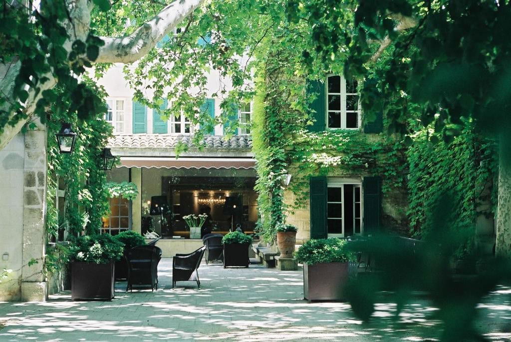 Le Prieuré Baumanière hotel in Villeneuve lez Avignon