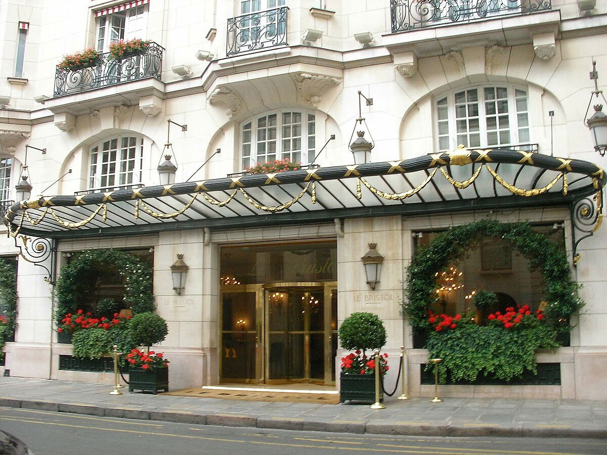 Le Bristol Paris, Hotel in Paris