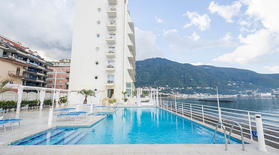 Piazzetta Milù restaurant in Castellammare di Stabia, Italy