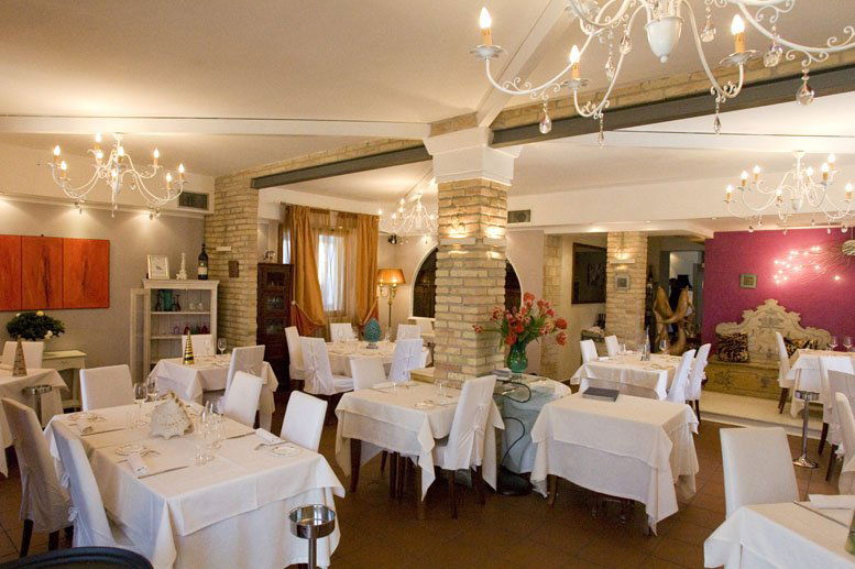 Pascucci al Porticciolo restaurant in Fiumicino