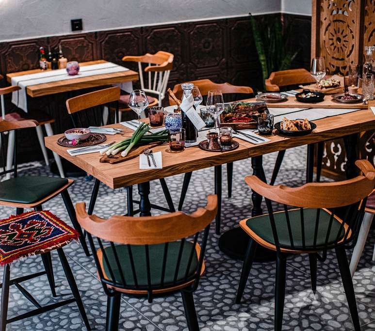 Otok, Restaurant in Supetar