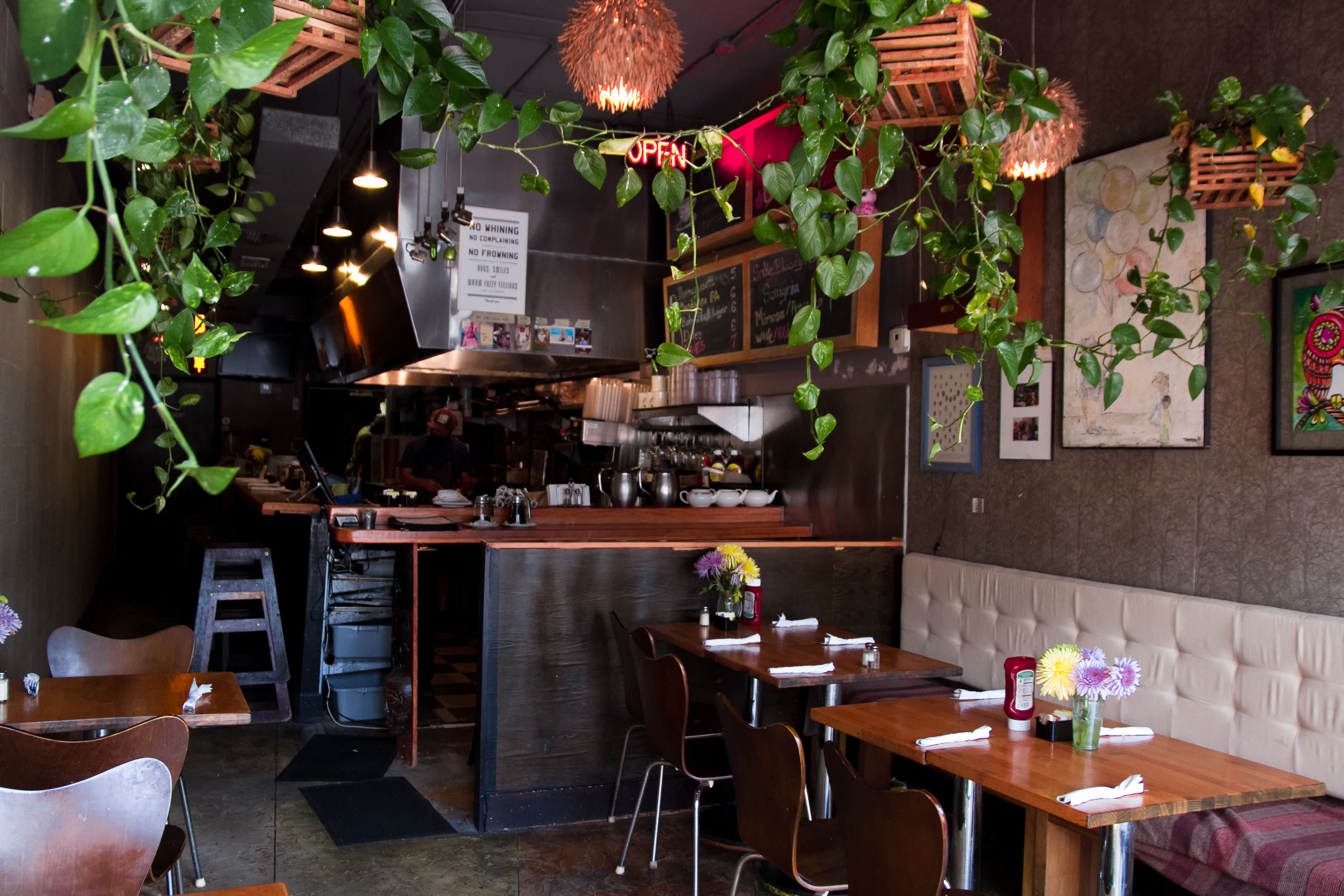 Josh's Deli, Restaurant in Surfside