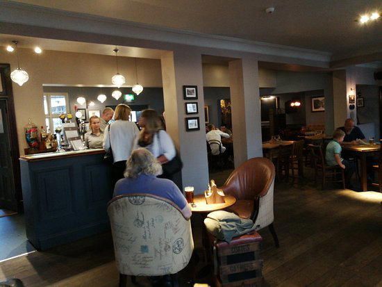 Bath Arms restaurant in Horningsham