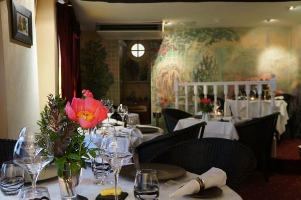Le Point d'Origine restaurant in Marly-le-Roi