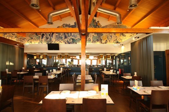 Portugália, Restaurant in Macau