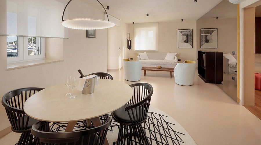 Ribarska Koliba, Restaurant in Grad Pula