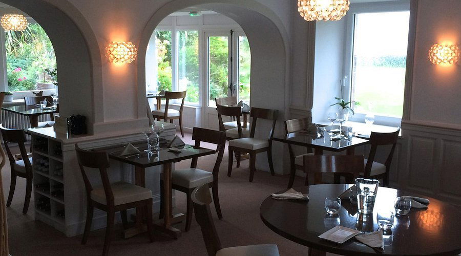 Le Moulin à Vent restaurant in Paris