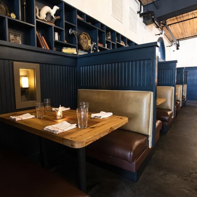 Edmunds Oast restaurant in Charleston, United States