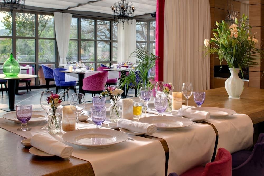 Le Domaine du Mas de Pierre restaurant in St. Paul de Vence, France