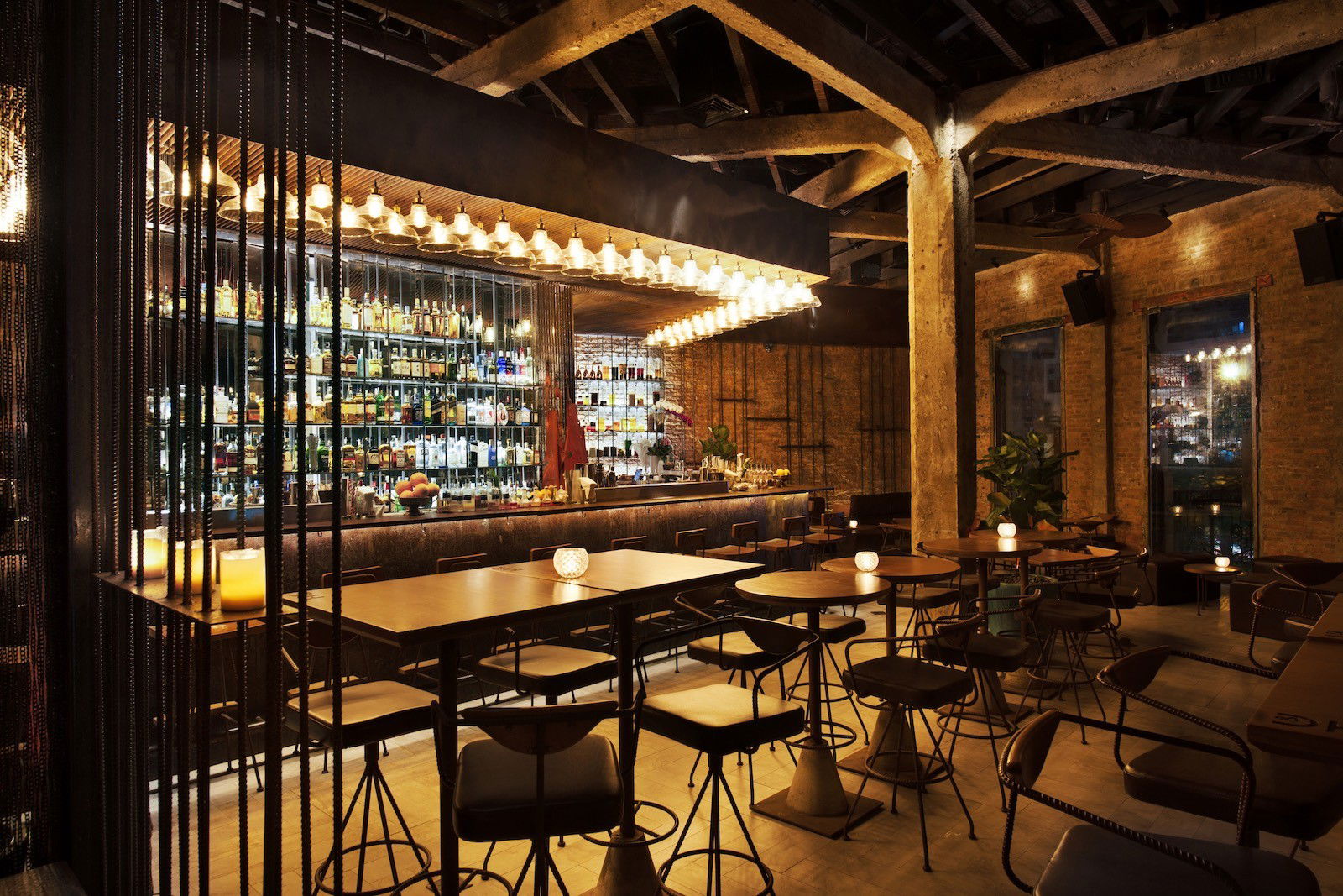 Drinking & Healing, Bar in Ho Chi Minh City