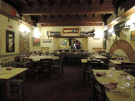 Coppola Rossa, Manfredonia, Italy