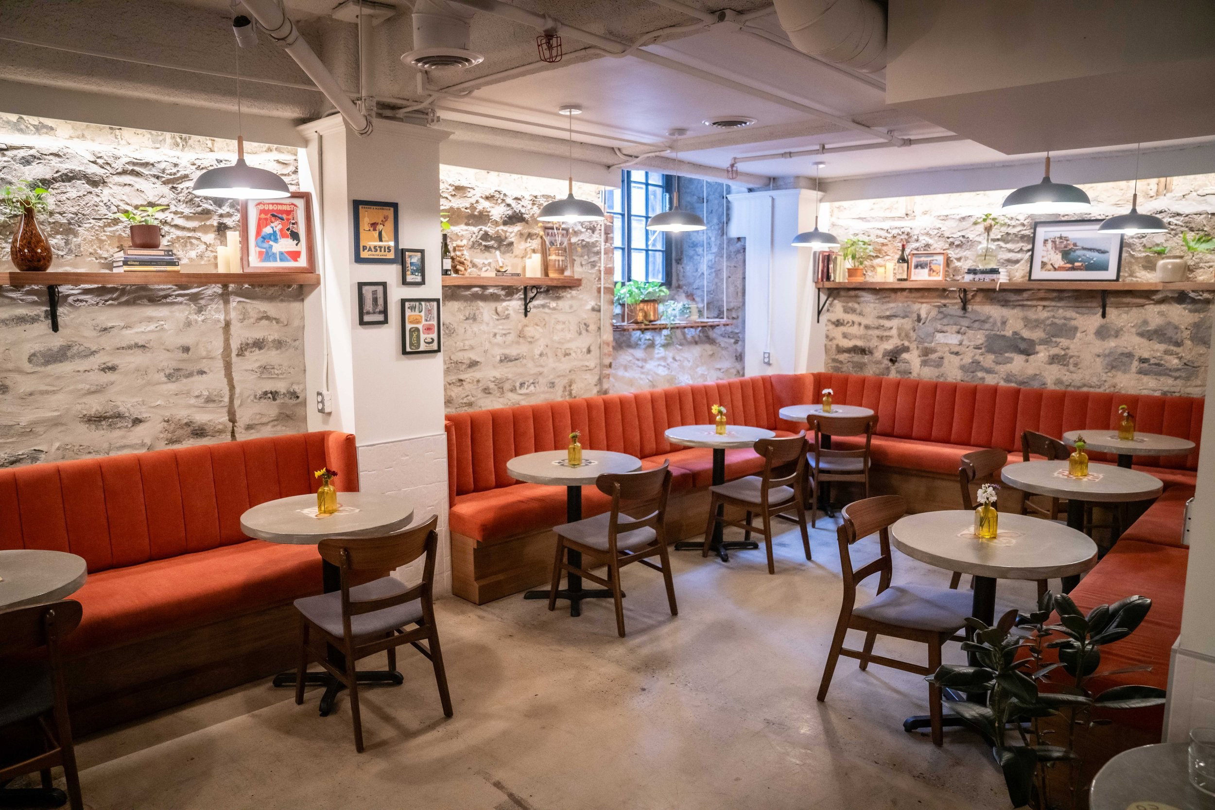 Bar Bisou Bisou bar in Montreal, Canada