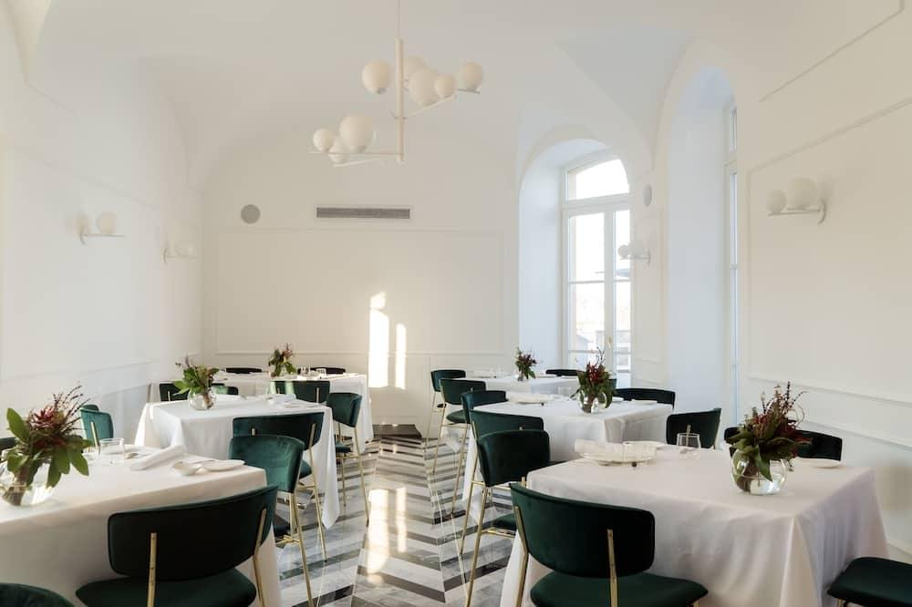 Lorelei restaurant in Sorrento, Italy