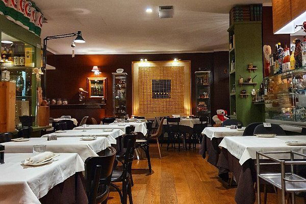 sui generis., Restaurant in Saronno