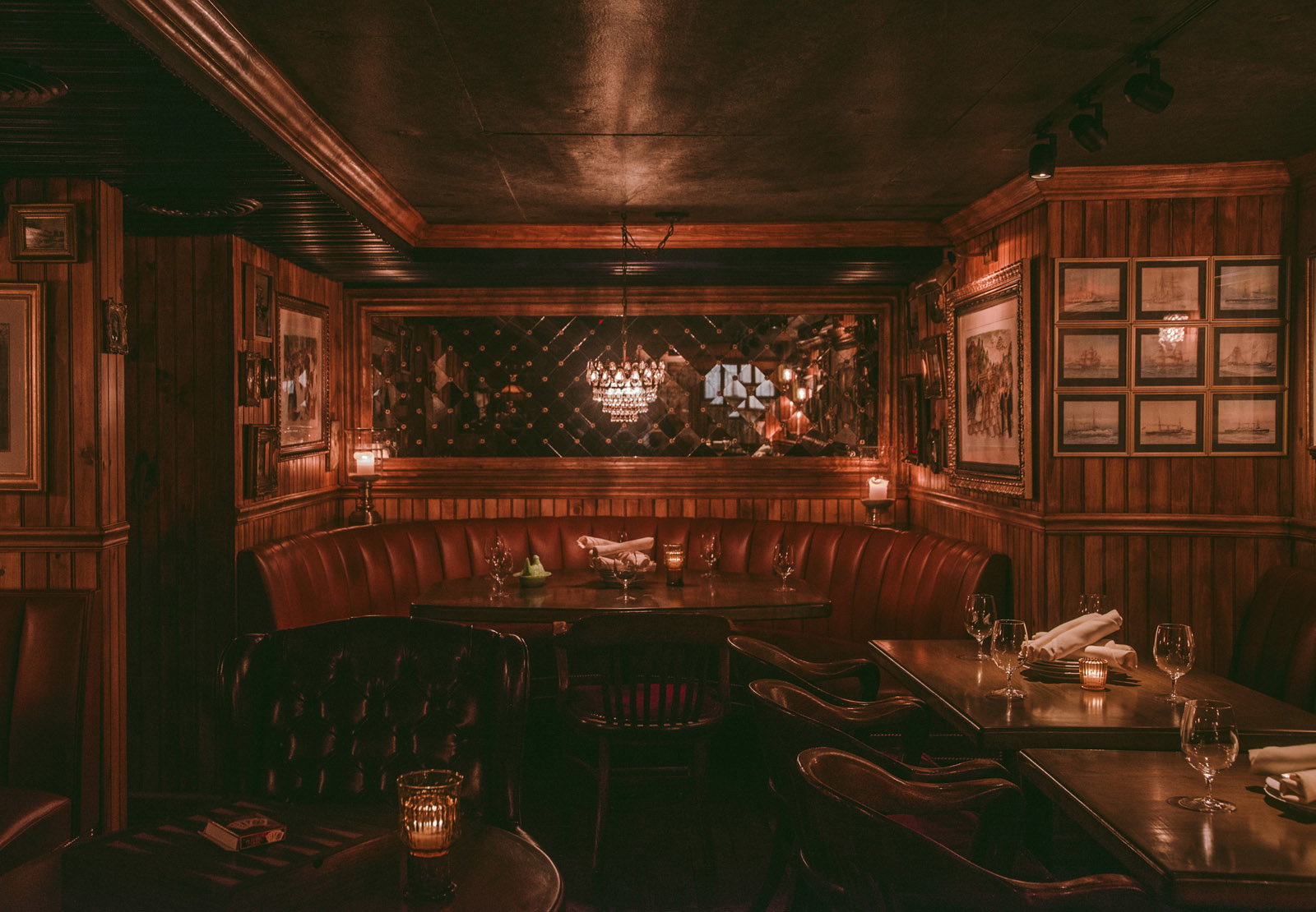 4 Charles Prime Rib restaurant in New York City, United States