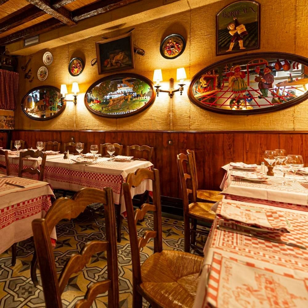 Le Quincy restaurant in Paris, France