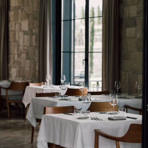 Hus Şarapçılık restaurant in Izmir