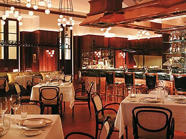 Aux Beaux Arts, Macau, China