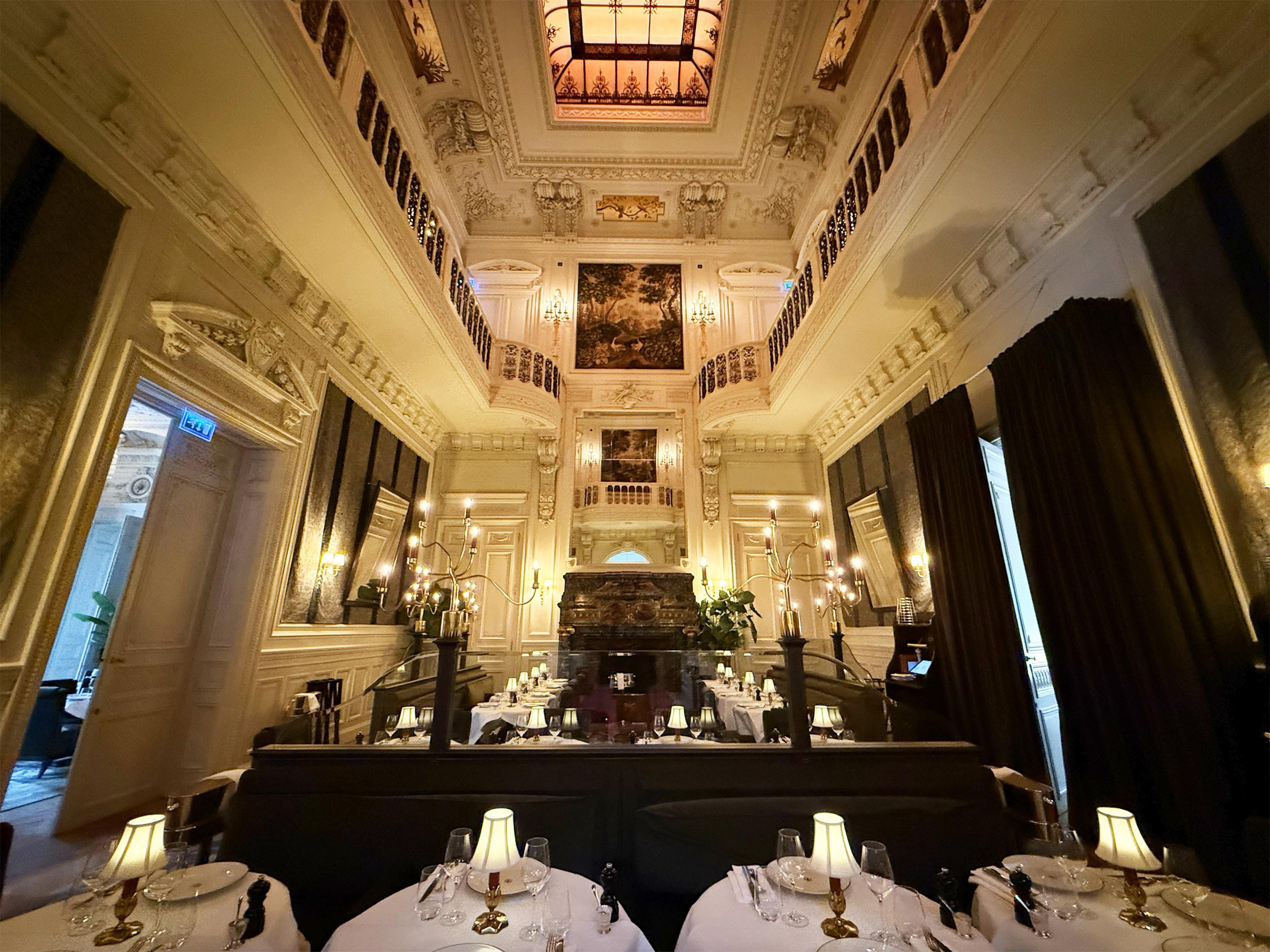 Vivant 2 restaurant in Paris, France