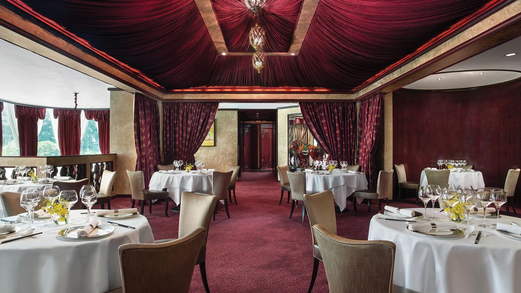 T'ang Court restaurant in Hong Kong