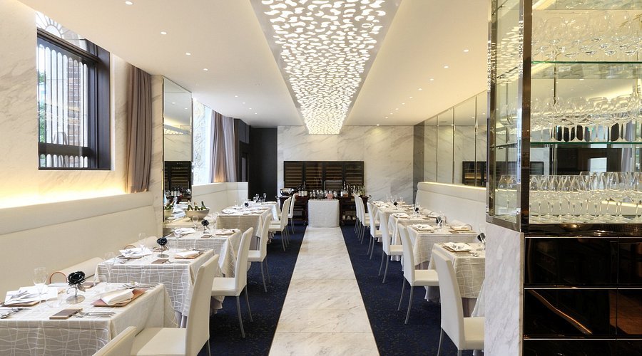 QUINTOCANTO restaurant in Osaka, Japan