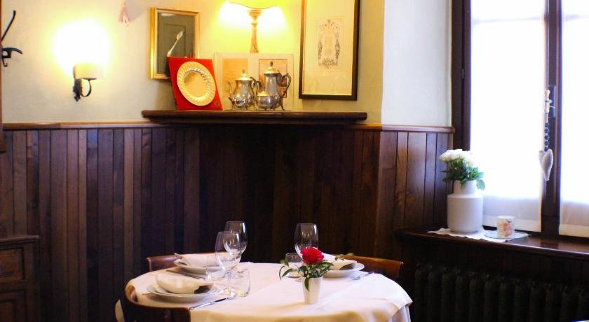 Vascello d'Oro, Restaurant in Carrù