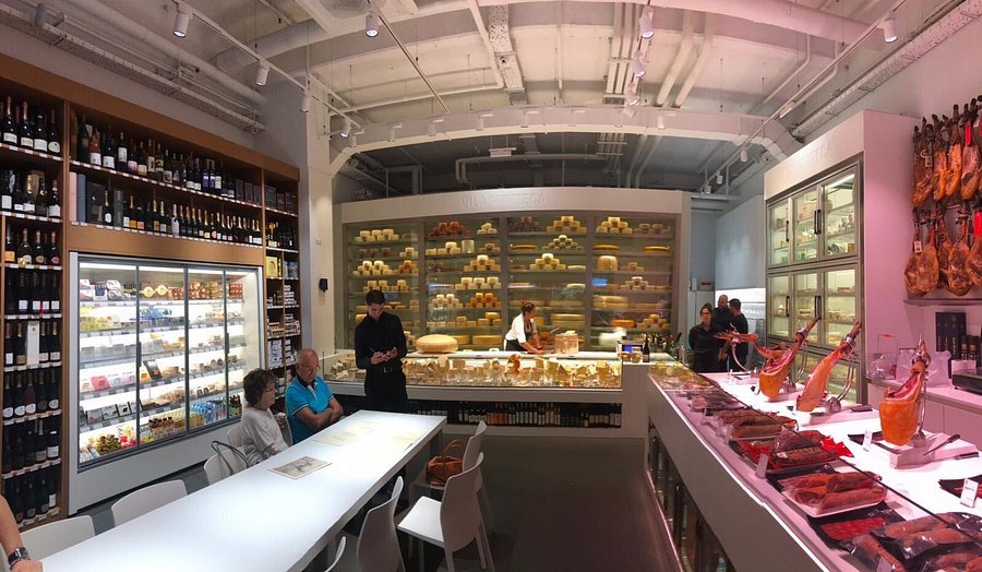 Vila Vinoteca restaurant in Barcelona, Spain