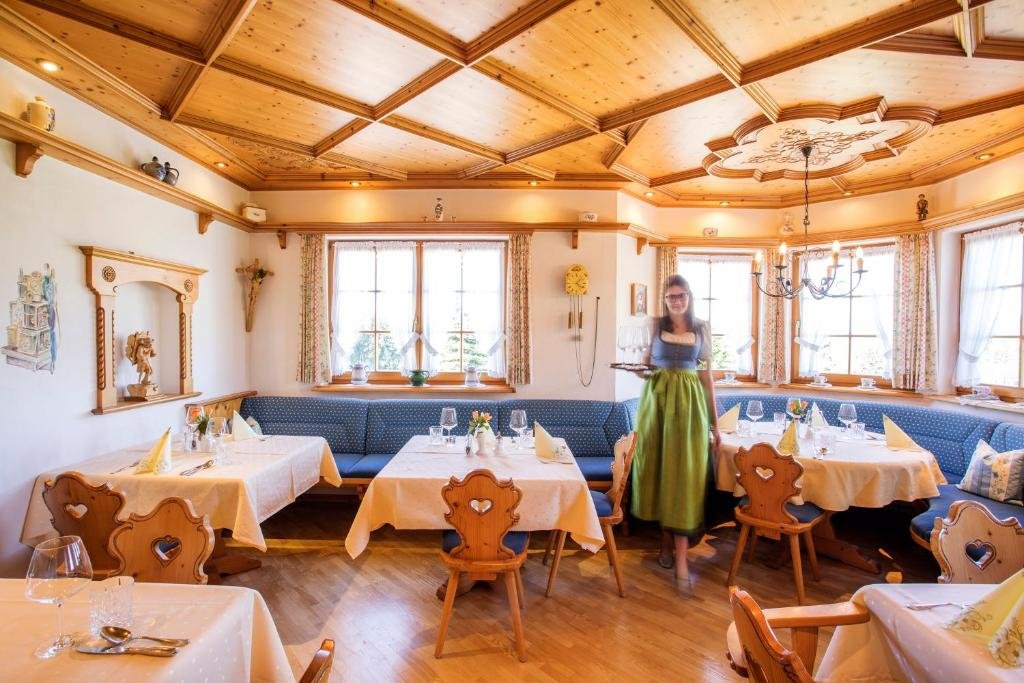 Zum Kreuz, Restaurant in Sankt Märgen