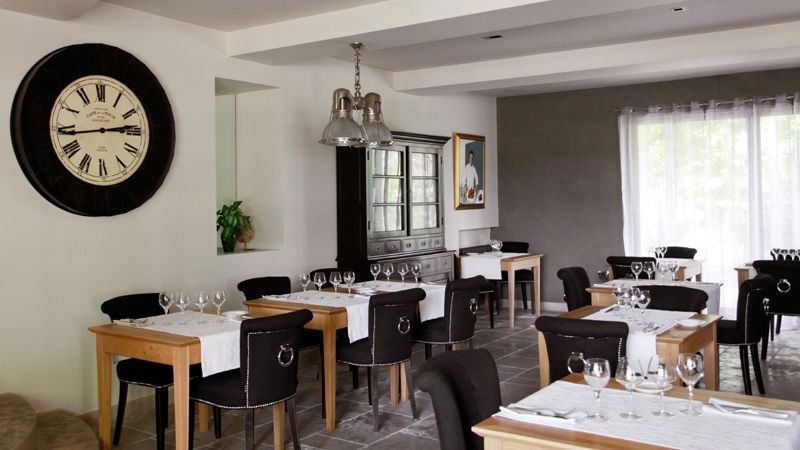 Le Pré du Moulin restaurant in Sérignan-du-Comtat