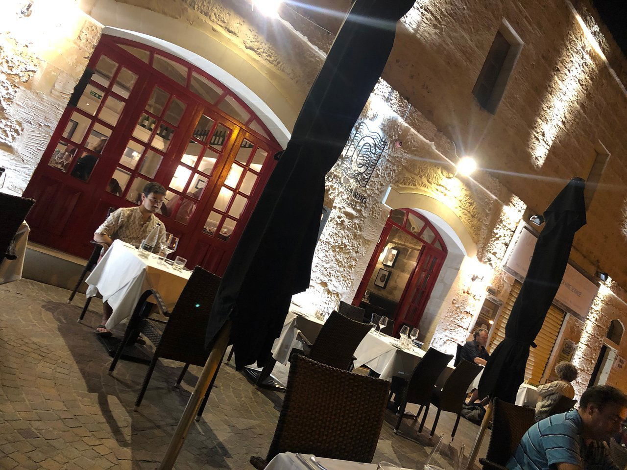 Commando restaurant in Mellieħa