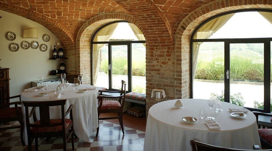 Locanda del Pilone restaurant in Alba, Italy