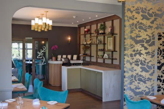 Paris House, Restaurant in Woburn