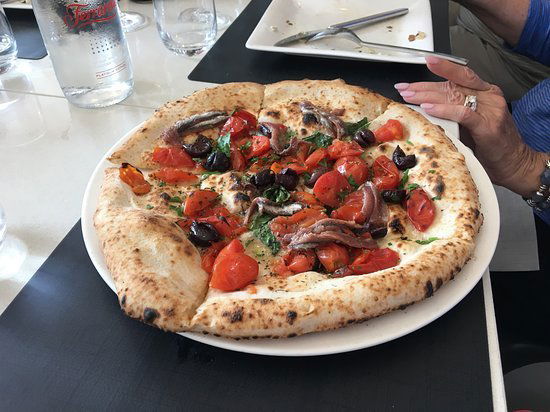 La Notizia 53 restaurant in Naples, Italy