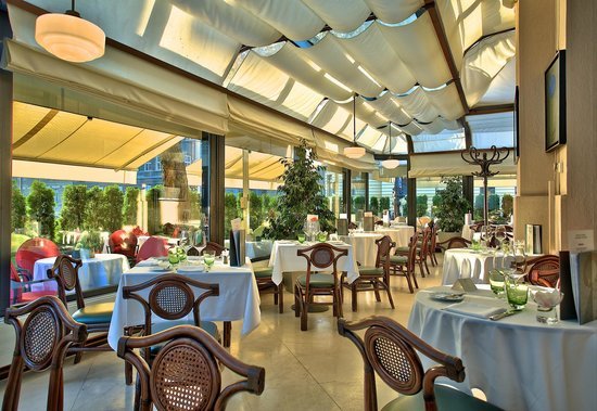 Le Bistro Esplanade restaurant in Zagreb