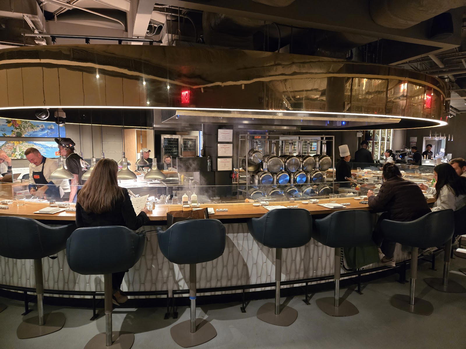 La Devozione: The Oval restaurant in New York City, United States