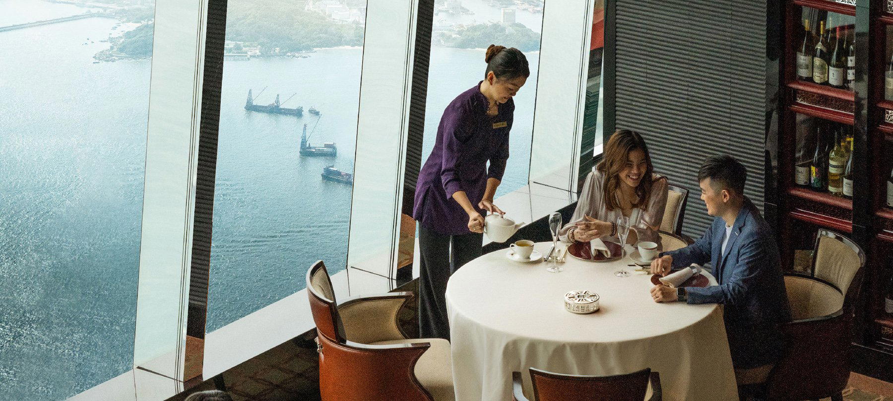 Tin Lung Heen restaurant in Hong Kong