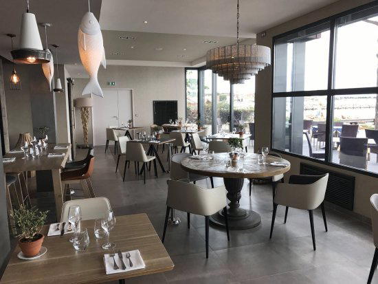 La Côte Bleue restaurant in Bouzigues, France