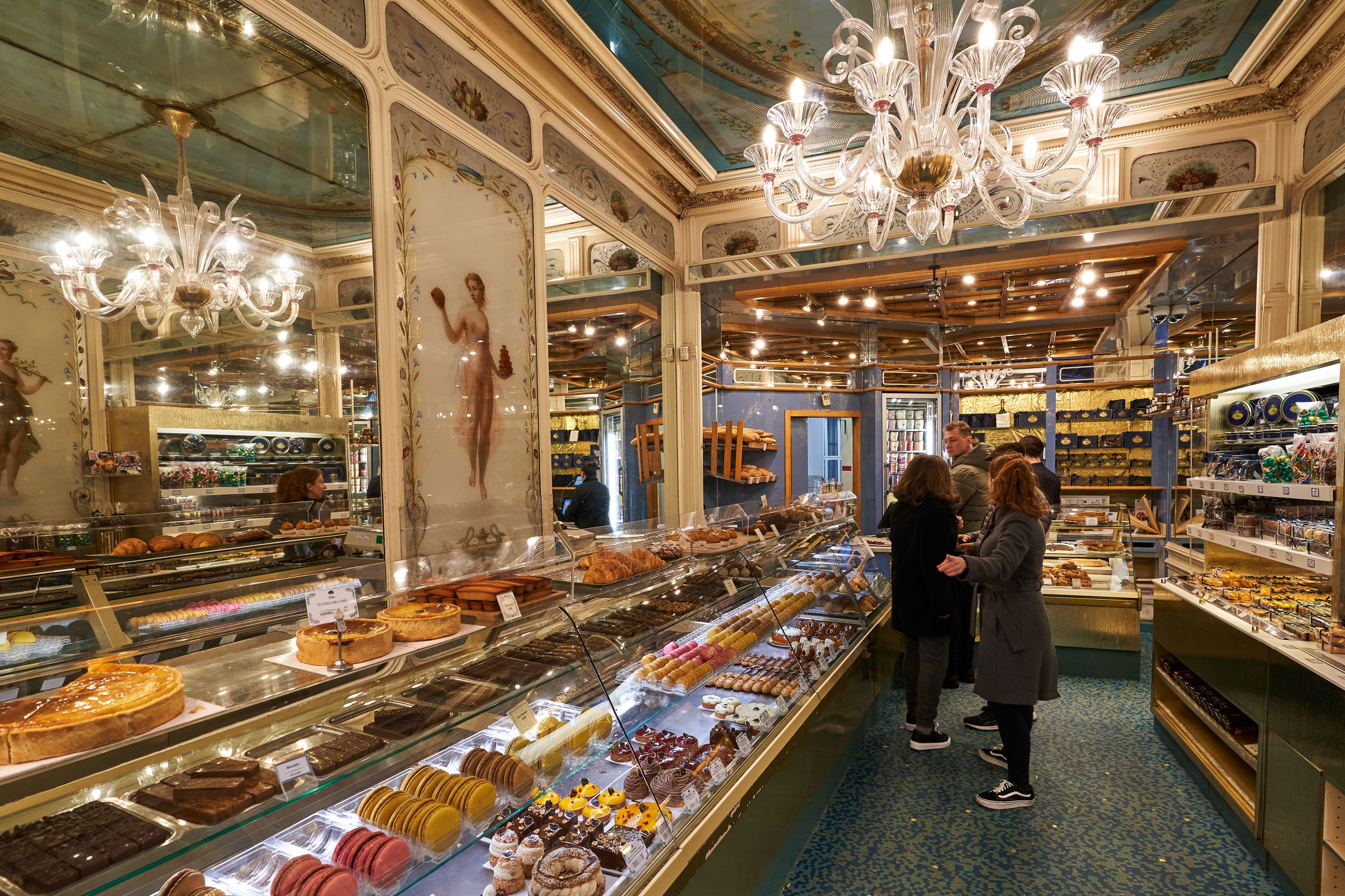 Stohrer restaurant in Paris