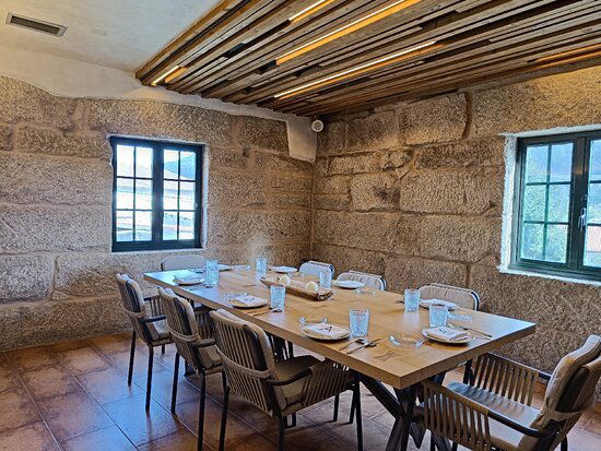 Albanta Cocina de Leña, Restaurant in Vilaboa