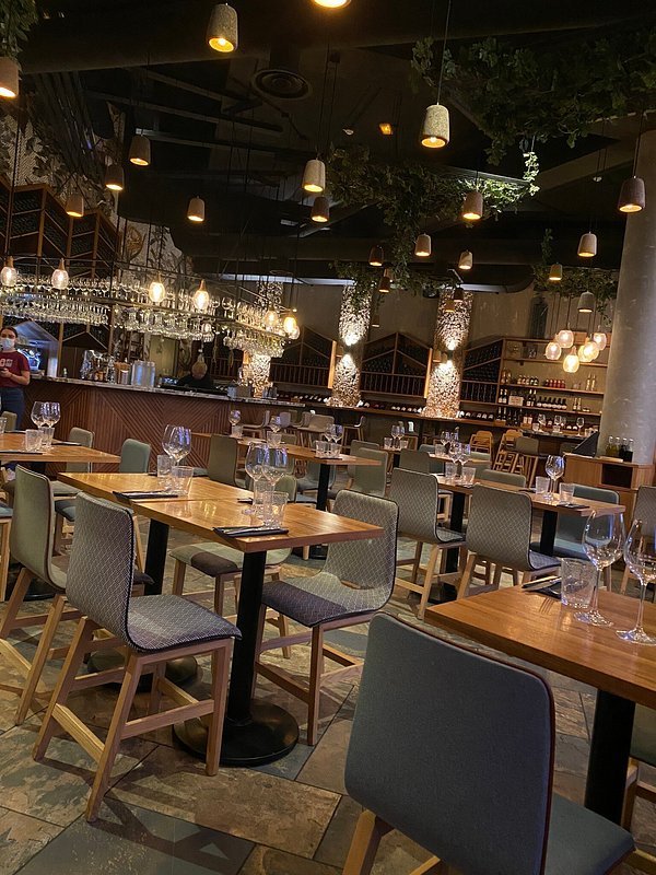 La Vieille Auberge restaurant in Villeneuve-le-Comte, France