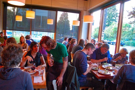 Ken’s Artisan Pizza restaurant in Portland