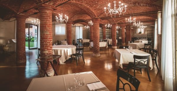 Scuderie Sabaude, Restaurant in Pollenzo