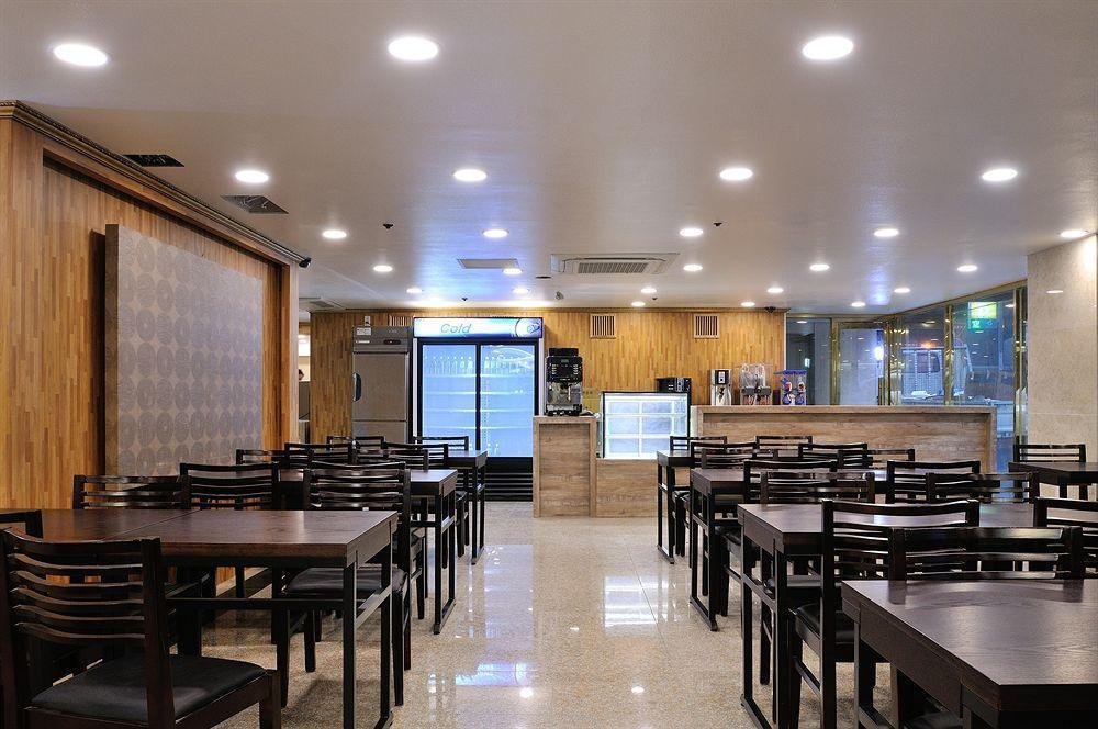 Aldebaran, Restaurant in Tokyo