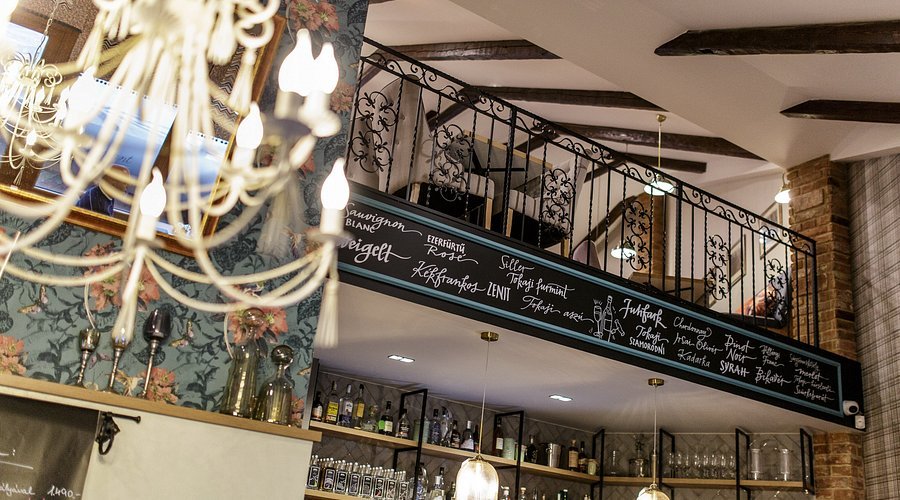Végállomás Bistro&Wine restaurant in Miskolc, Hungary