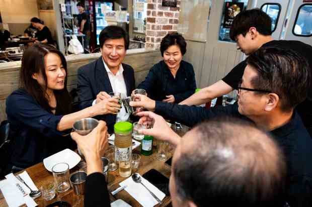 Hangari Kalguksu, Restaurant in Los Angeles