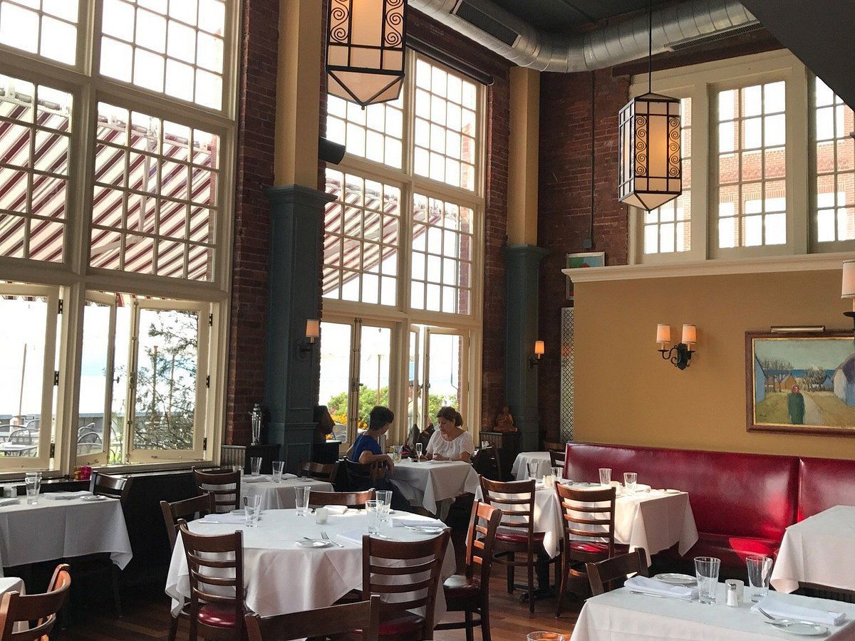 MP Taverna restaurant in Irvington