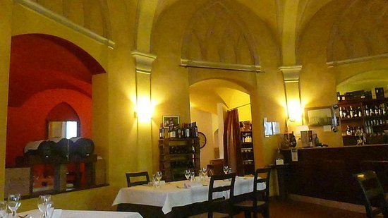 Badessa, Restaurant in Casalgrande