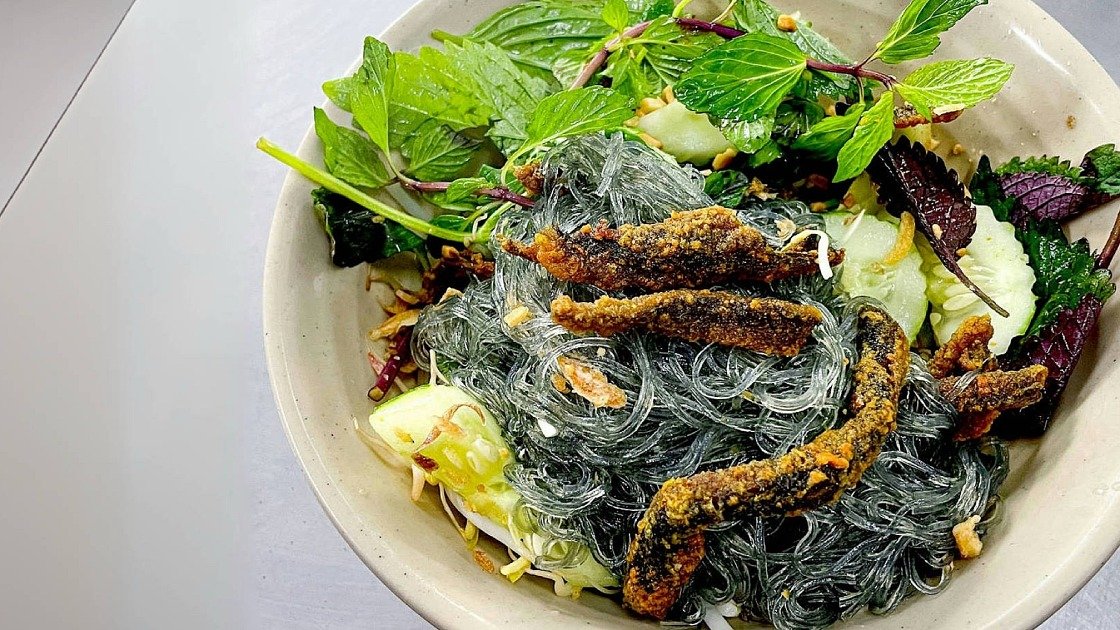 Miến Lươn Đông Thịnh restaurant in Hanoi, Vietnam