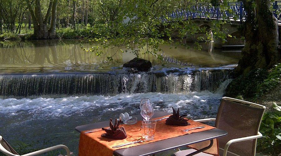 Auberge de la Roussille, Restaurant in Niort